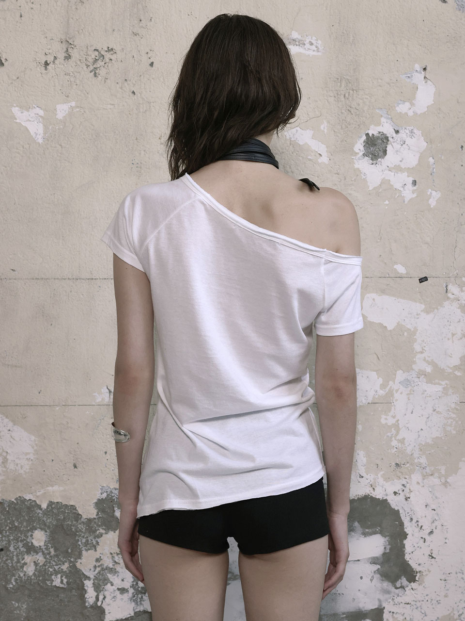 ★送料・関税込★BOHEMSEO★FUNKY SCOOP NECK TEE SCRIBBLE BOHEMIAN SEOUL】BOHEMSEO FUNKY SCOOP NECK TEE SCRIBBLE