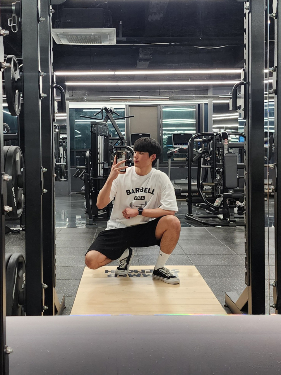 화이트티 모델컷