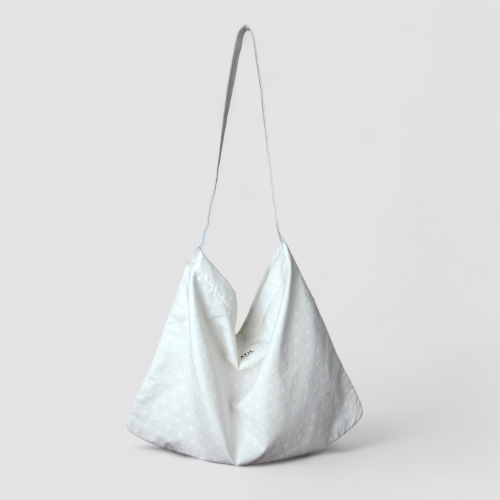 Light Daily Cross Shoulder Eco Bag_ [Flower Embroidery White]