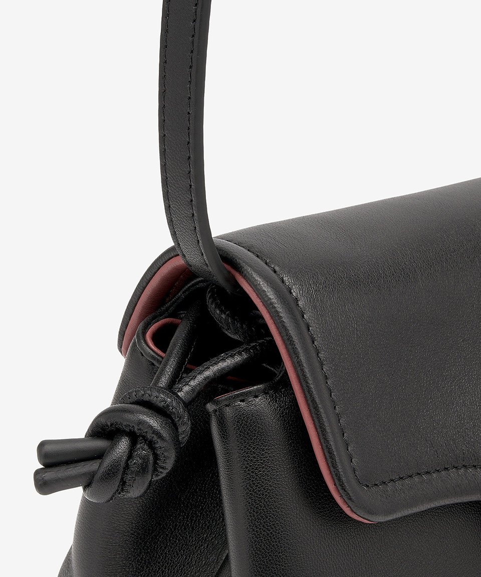 【VALENTINO】Mini Drawstring V Logo Soft Shoulder Bag MUSINSA | VALENTINO Mini Drawstring V Logo Soft Shoulder Bag