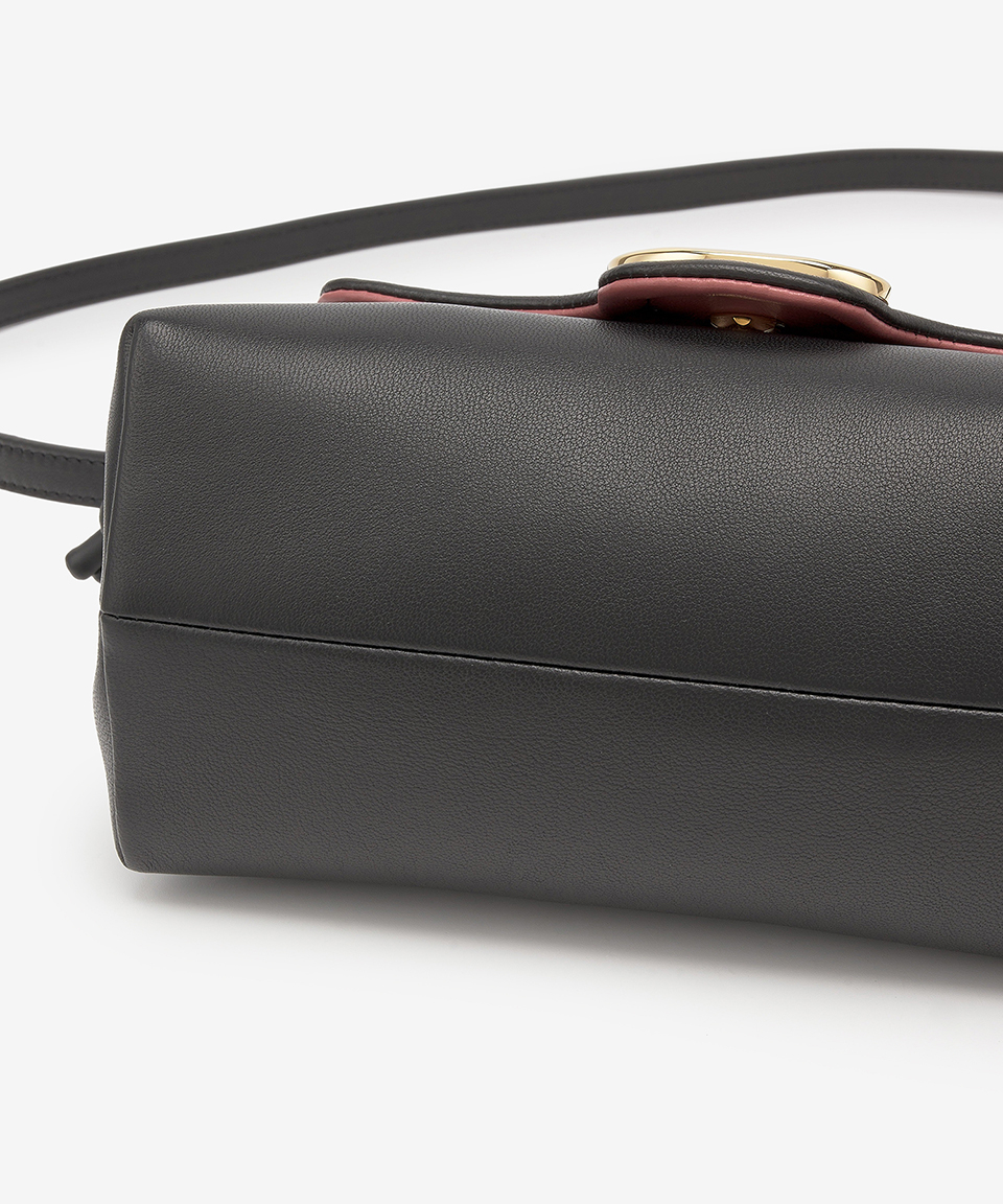 MUSINSA | VALENTINO Mini Drawstring V Logo Soft Shoulder Bag