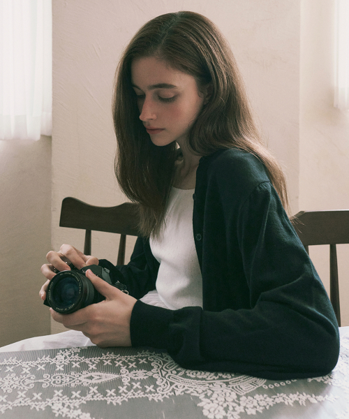 ESSENTIAL CARDIGAN BLACK