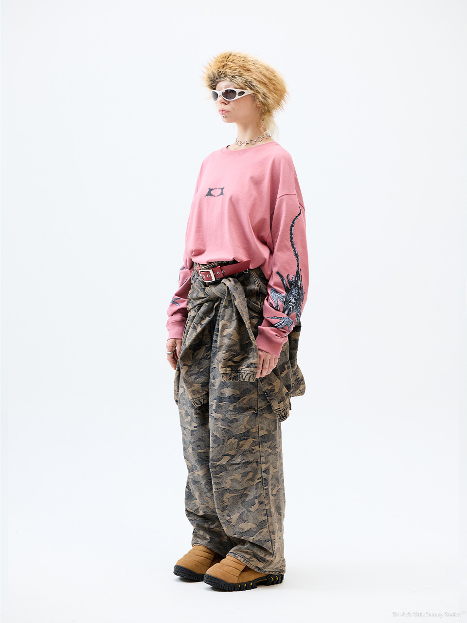 ★CRITIC X ALIEN WALK LONG SLEEVE TS 크리틱(CRITIC) CRITIC X ALIEN WALK LONG SLEEVE TS PINK