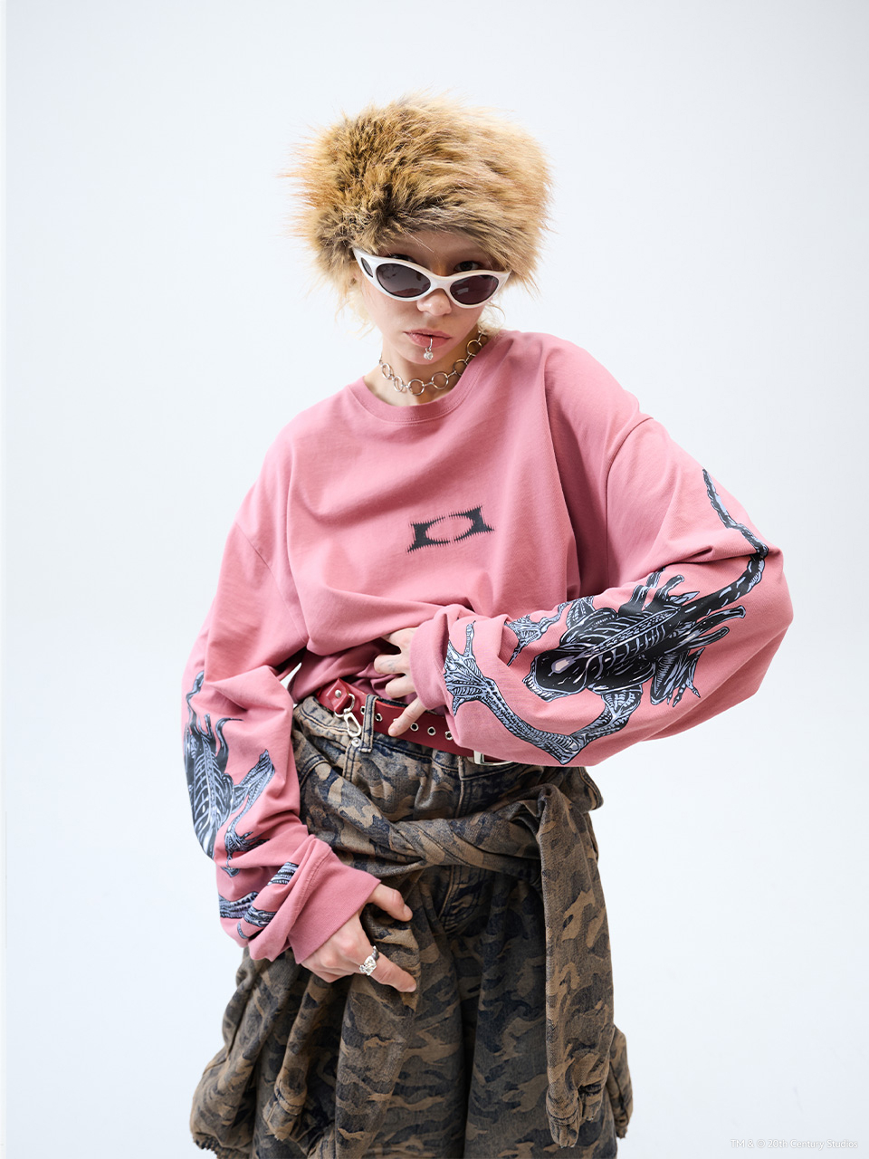 ◆CRITIC CRITIC X ALIEN WALK LONG SLEEVE TS◆ 크리틱(CRITIC) CRITIC X ALIEN WALK LONG SLEEVE TS PINK
