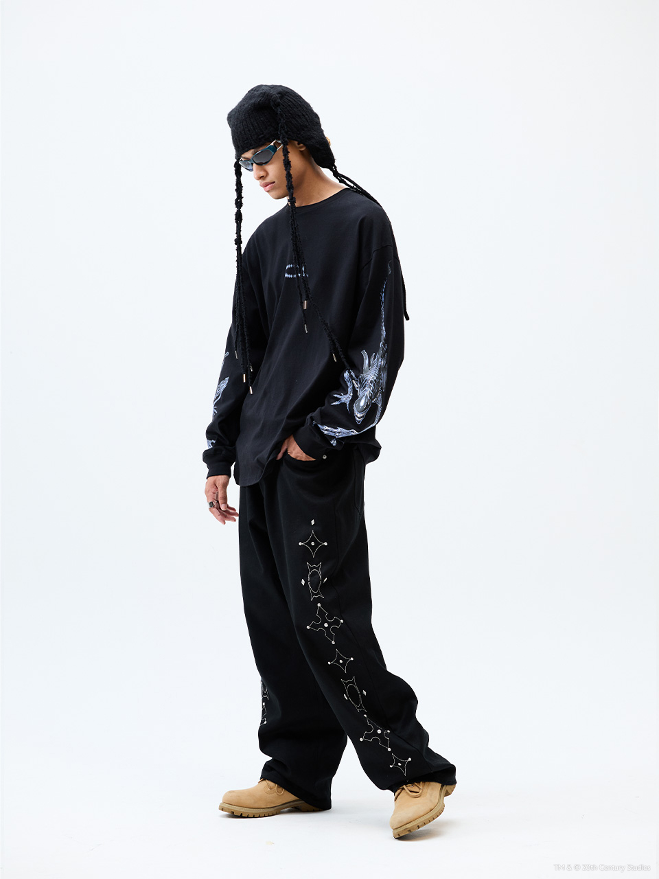 [CRITIC] CRITIC X ALIEN COLLAGE LONG SLEEVE TS /追跡付 크리틱(CRITIC) CRITIC X ALIEN WALK LONG SLEEVE TS BLACK