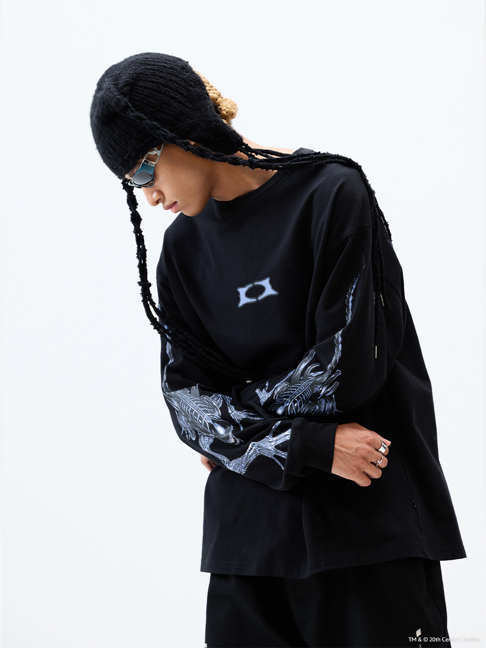 크리틱(CRITIC) CRITIC X ALIEN WALK LONG SLEEVE TS BLACK
