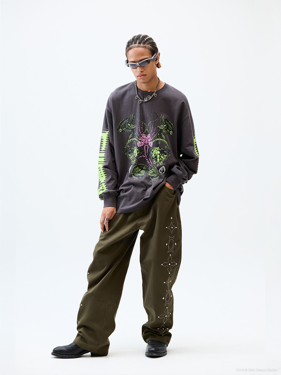 [CRITIC] CRITIC X ALIEN COLLAGE LONG SLEEVE TS /追跡付 크리틱(CRITIC) CRITIC X ALIEN COLLAGE LONG SLEEVE TS