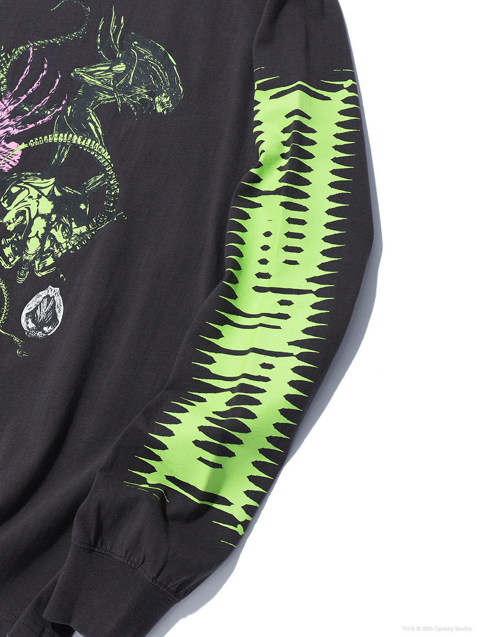 [CRITIC] CRITIC X ALIEN COLLAGE LONG SLEEVE TS /追跡付 MUSINSA公式 | CRITIC CRITIC x ALIEN COLLAGE LONG SLEEVE TS