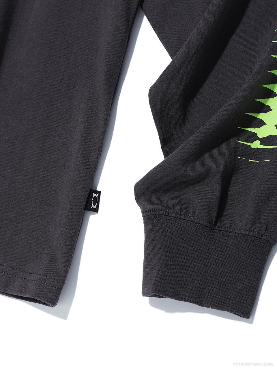 MUSINSA公式 | CRITIC CRITIC x ALIEN COLLAGE LONG SLEEVE TS