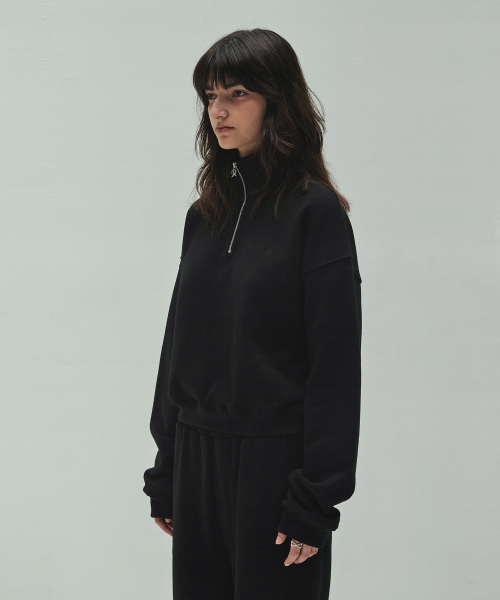 DIAGONAL LOGO HALF ZIP UP (black)