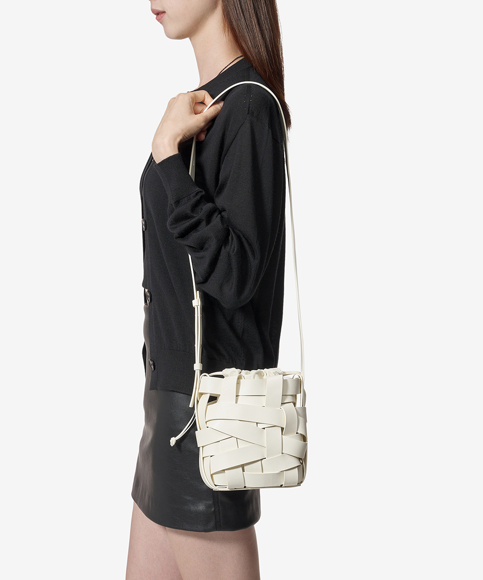 Jil Sander★スモール ネスト クロスバッグ J07WG0074P7118106 MUSINSA | JIL SANDER Small Nest Crossbody Bag - Eggshell