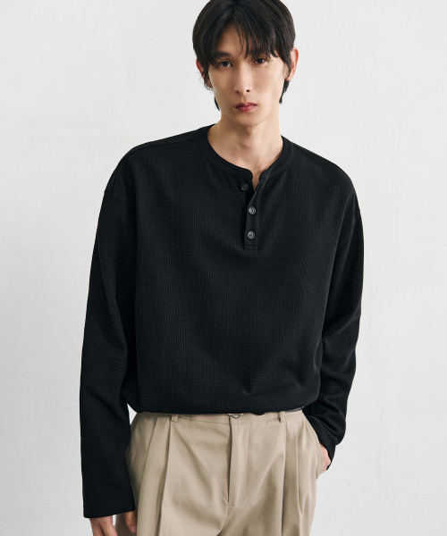 COTTON WAFFLE HELYNECK LONG SLEEVE T-SHIRT [BLACK]
