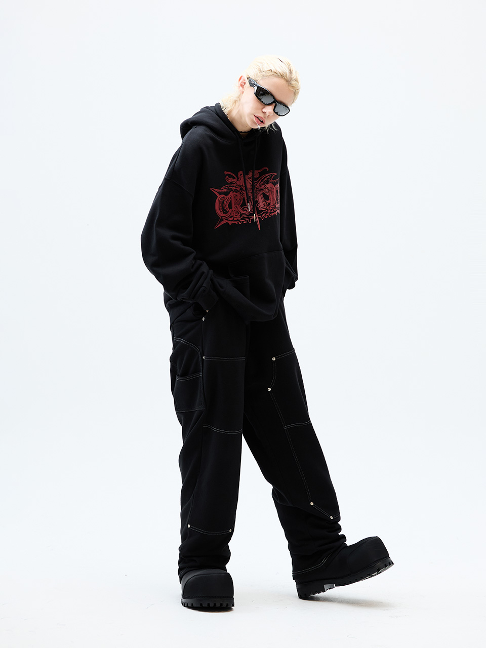 MUSINSA公式 | CRITIC DEVIL CRITIC HOODIE BLACK