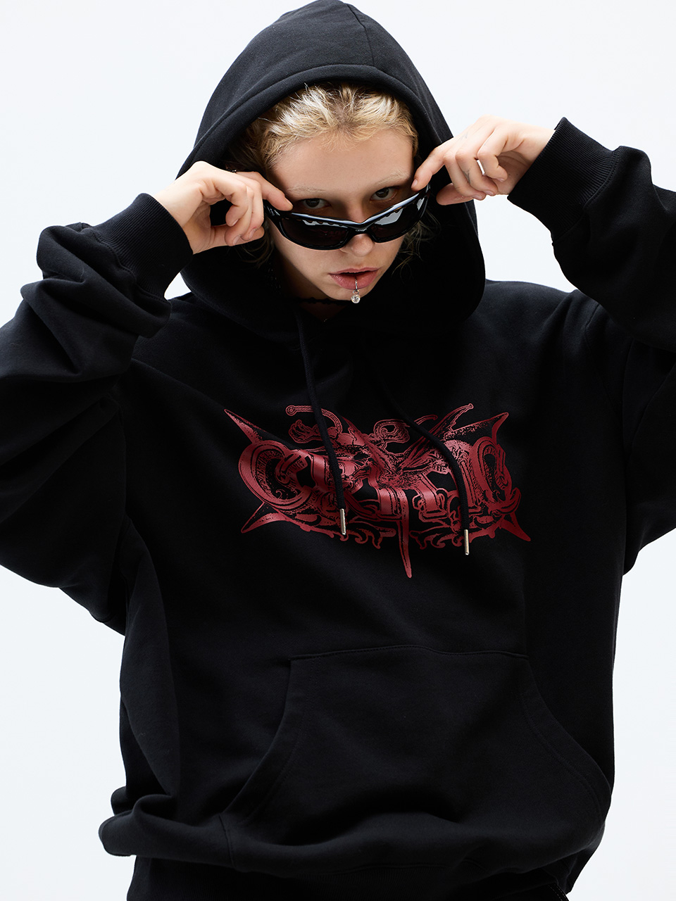 MUSINSA公式 | CRITIC DEVIL CRITIC HOODIE BLACK