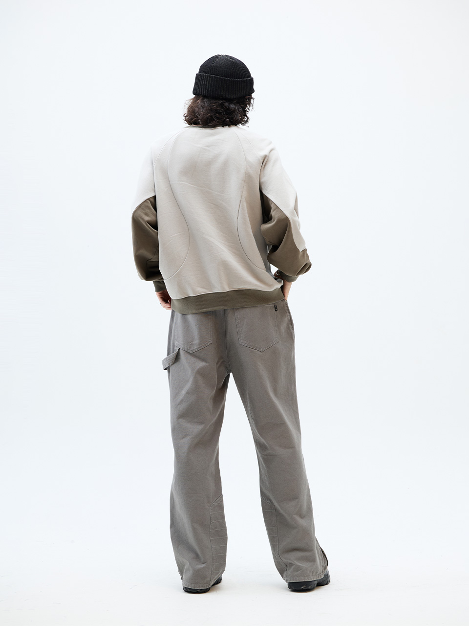 [CRITIC] WORMHOLE INCISION SWEATSHIRT /追跡付 MUSINSA | CRITIC WORMHOLE INCISION SWEATSHIRT GREY