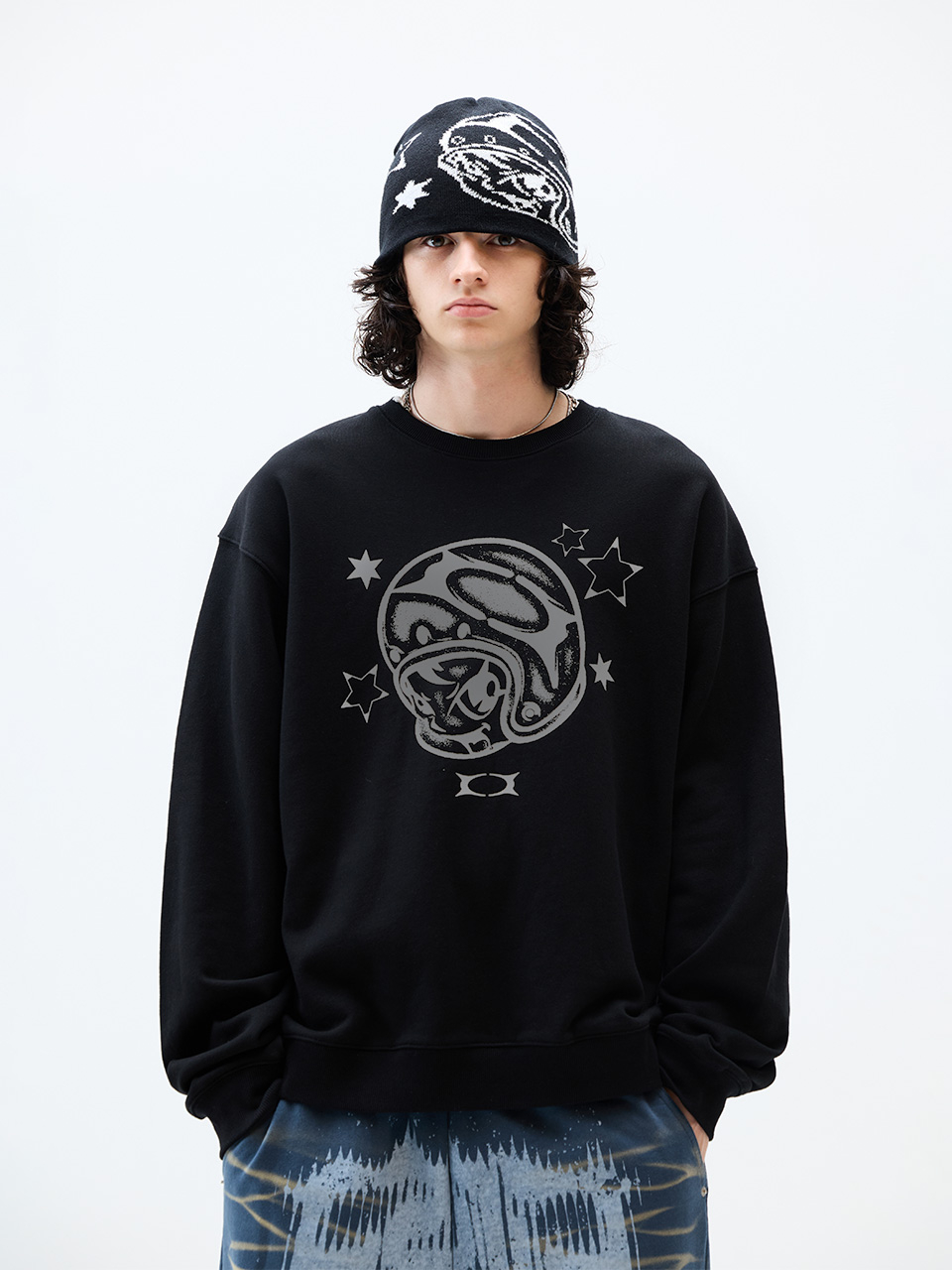 MUSINSA | CRITIC WORMHOLE BOY SWEATSHIRTS BLACK