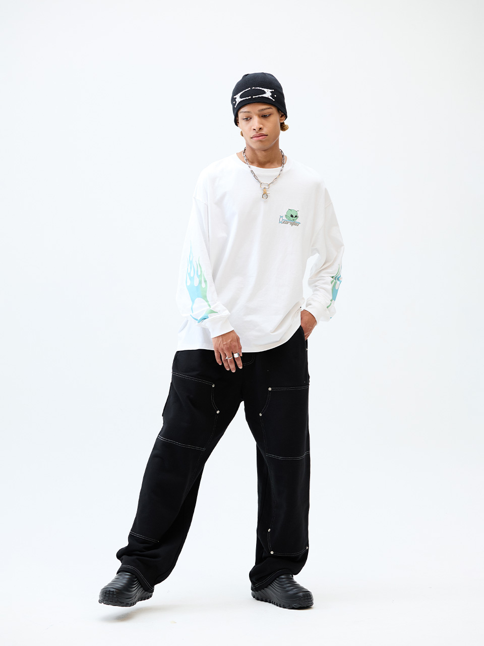 CRITICのCRITIC DEVILMAN LONG SLEEVE T-SHIRT 全2色 MUSINSA | CRITIC CRITIC DEVILMAN LONG SLEEVE T-SHIRT BLACK