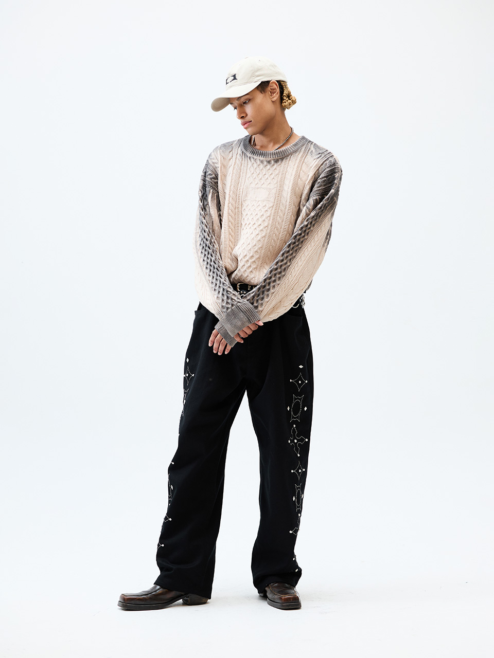 パンツ CRITIC WORMHOLE STUD PANTS BLACK CTPTEC002BK 크리틱(CRITIC) WORMHOLE STUD PANTS BLACK - 사이즈 & 후기