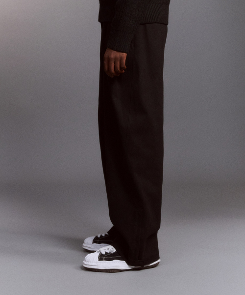 Side Zip Pleated Cotton Pants (BLACK)