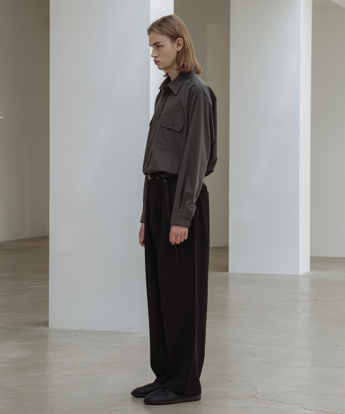 Широкие брюки с двойными защипами и задней резинкой [Black]