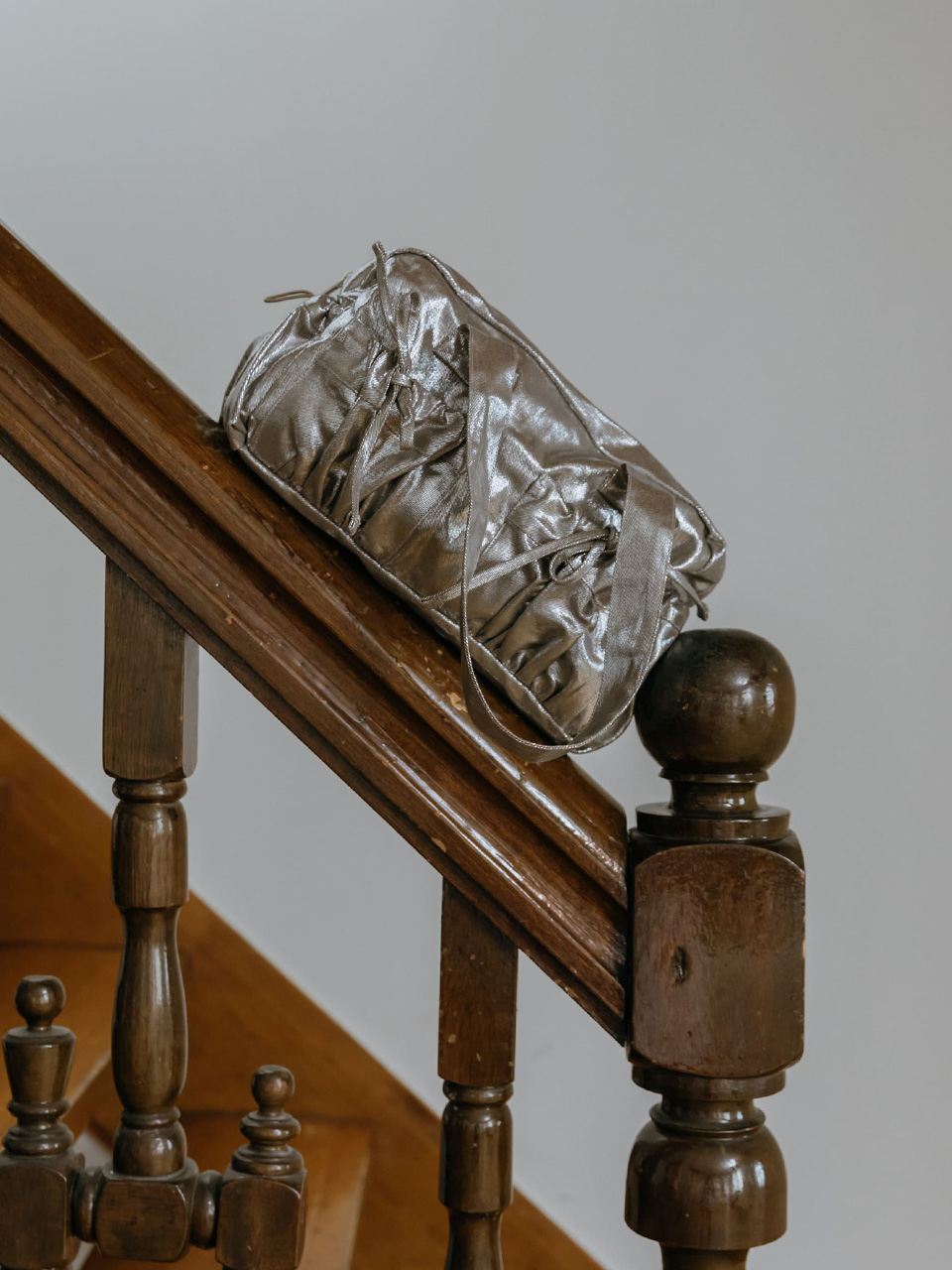 MUSINSA | MOIFAIRE POCKET SHIRRING RIBBON BAG / BEGIE