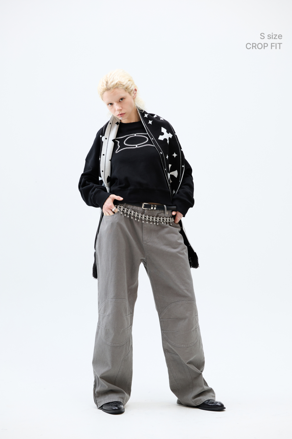 MUSINSA | CRITIC BASIC WORMHOLE SWEATSHIRT BLACK