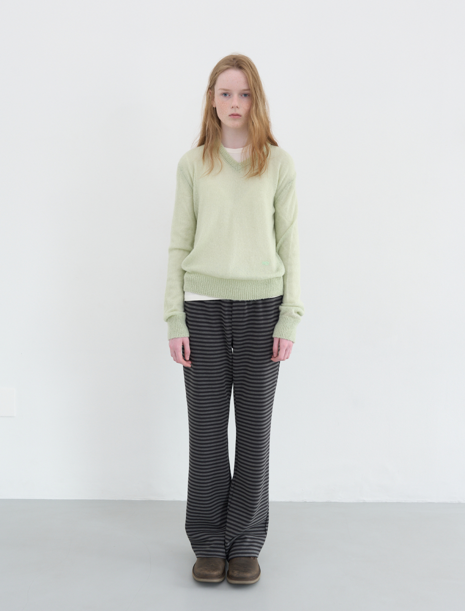 MUSINSA公式 | ENZO BLUES Mild Stripe Banding Bootcut Pants