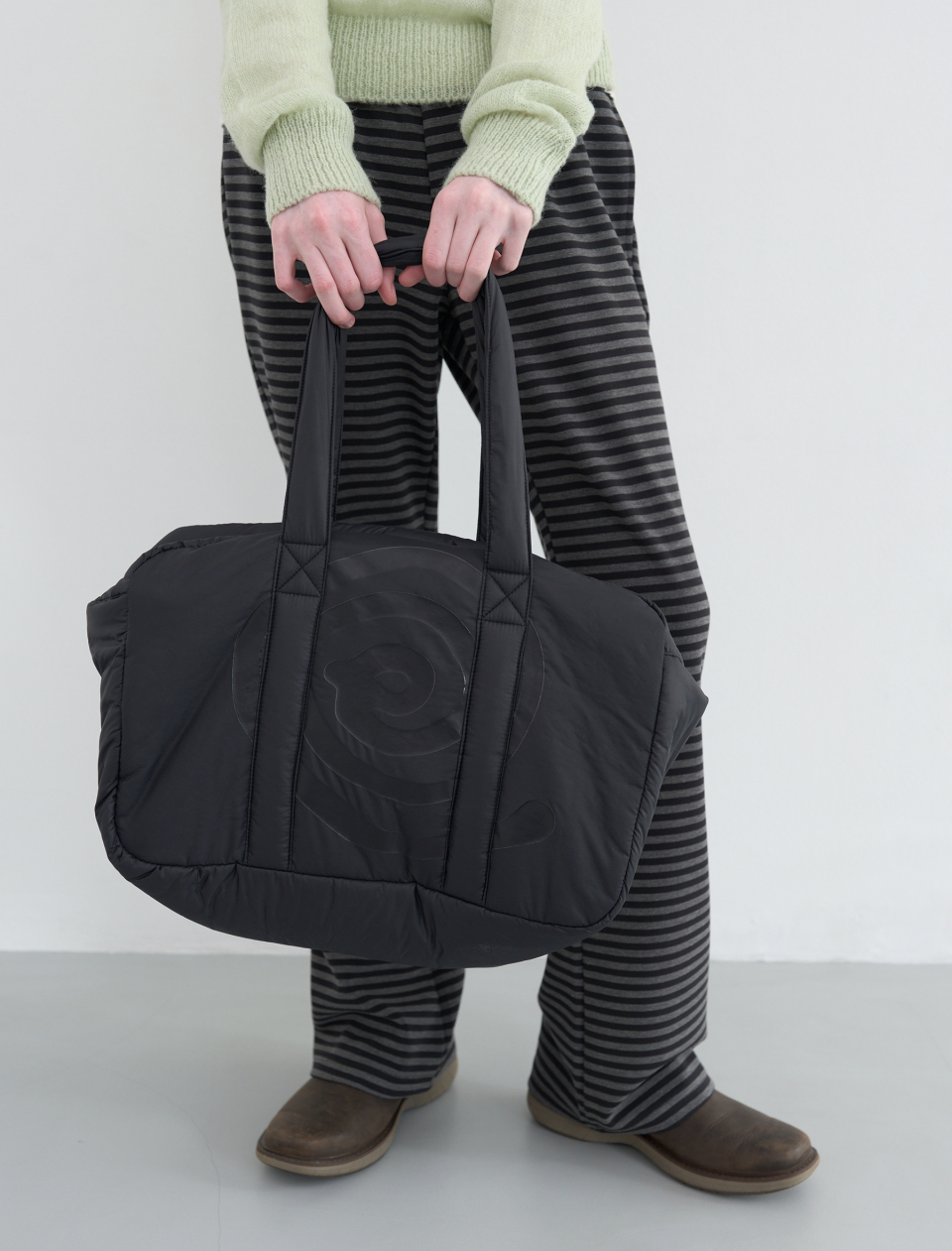 MUSINSA公式 | ENZO BLUES Eddie Padded Shoulder Bag (Black)