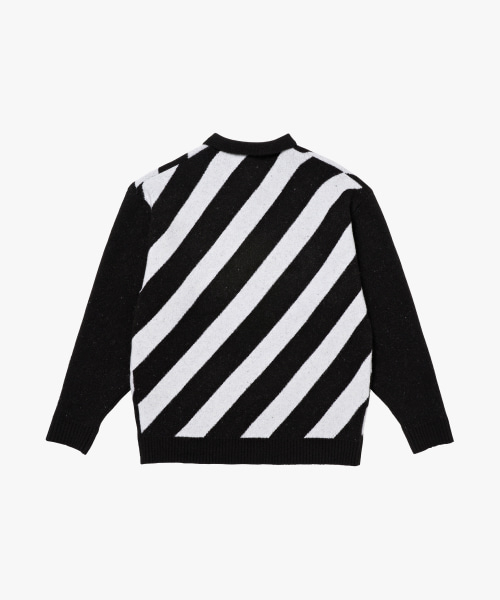 EMBLEM COLOR BLOCK COLLAR SWEATER-BLACK