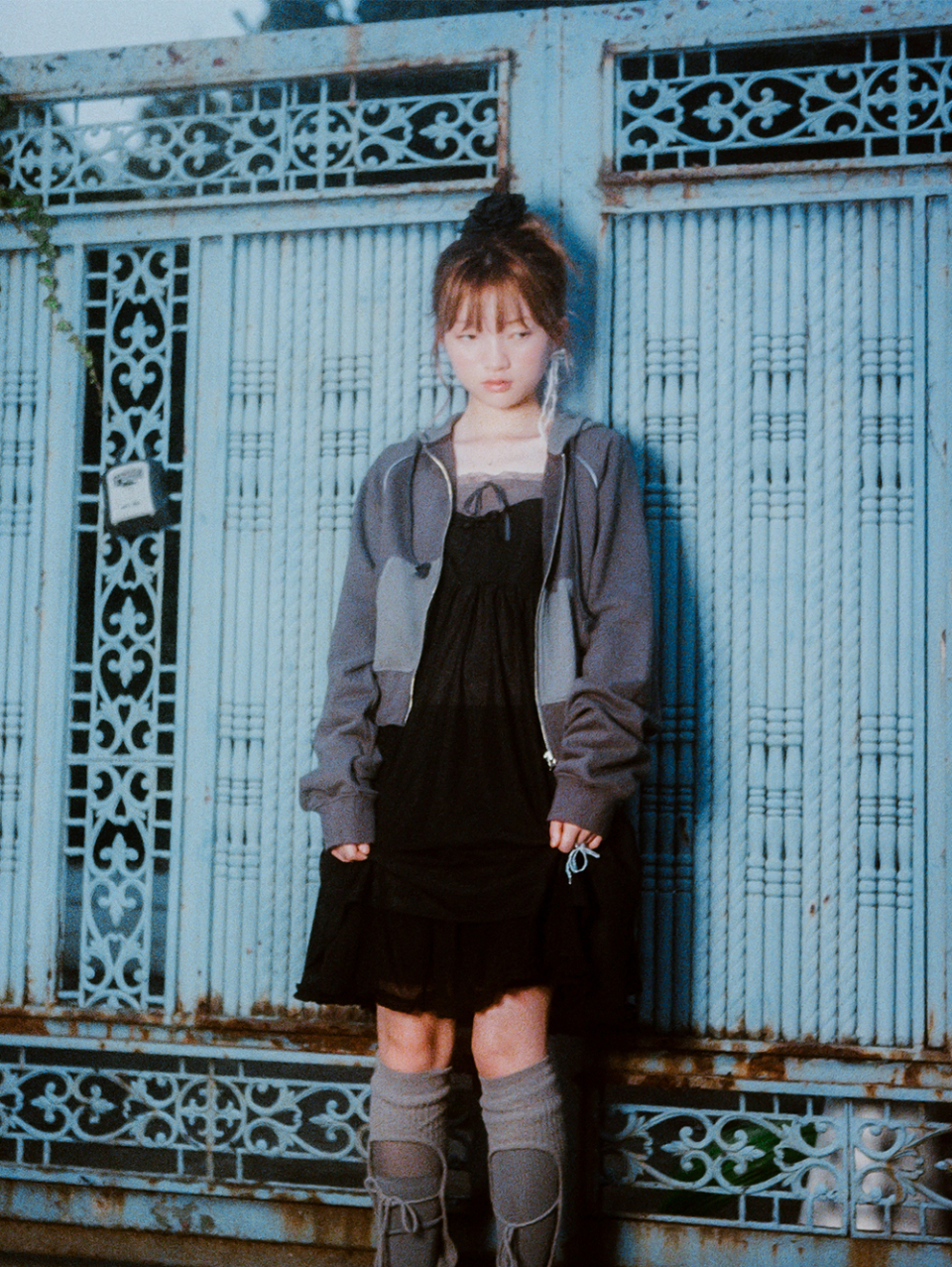 MUSINSA公式 | TUOMIO RIBBON MINI MESH DRESS [BLACK]