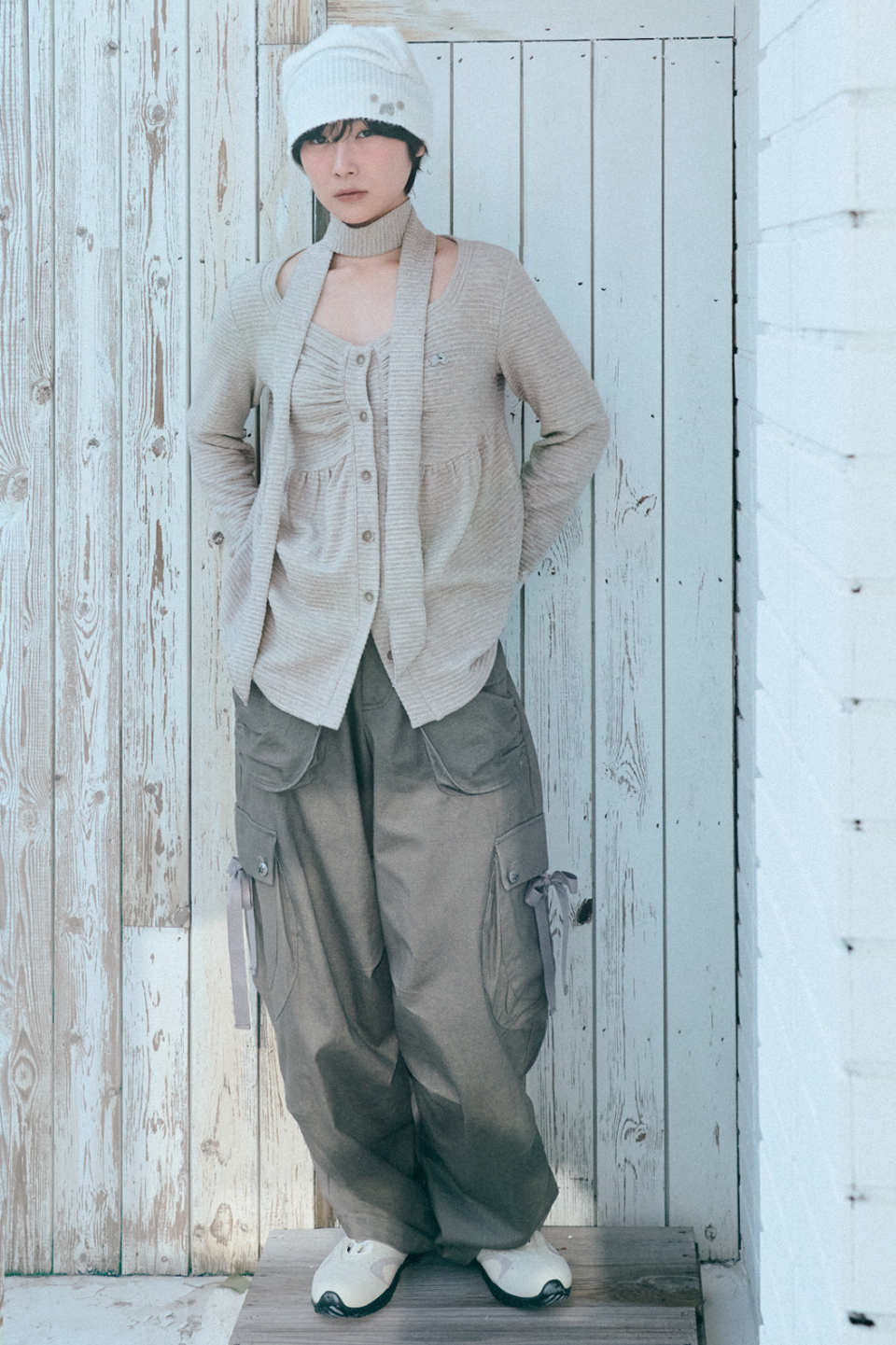 【HUG YOUR SKIN】Multi cargo pants ★韓国人気★ 追跡付 MUSINSA公式 | HUG YOUR SKIN Multi Cargo Pants (Khaki)