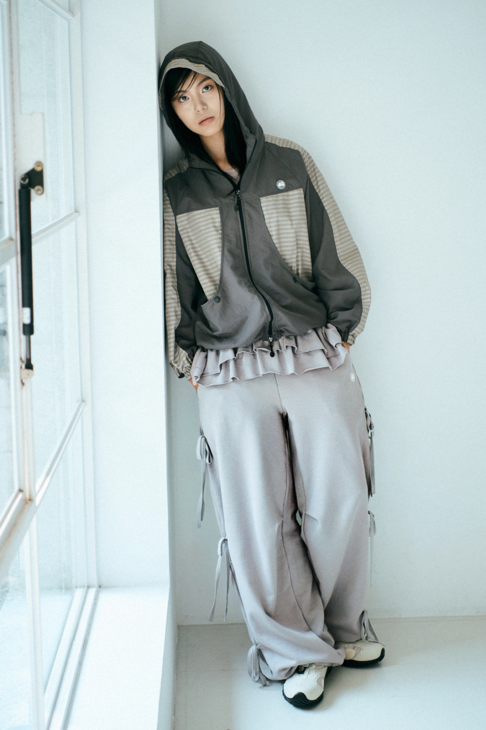 【hug your skin】 Frill skirt jogger pants /追跡付 MUSINSA公式 | HUG YOUR SKIN Frill Skirt Jogger Pants (Black)