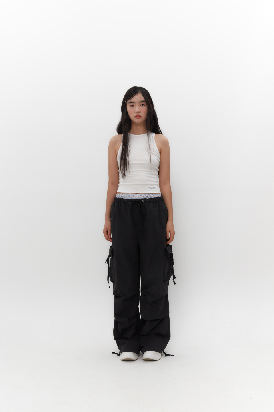 【TUOMIO】STRAP WIDE PARACHUTE PANTS ★韓国人気★ 追跡付 STRAP WIDE PARACHUTE PANTS [BLACK] - 감도 깊은 취향 셀렉트샵