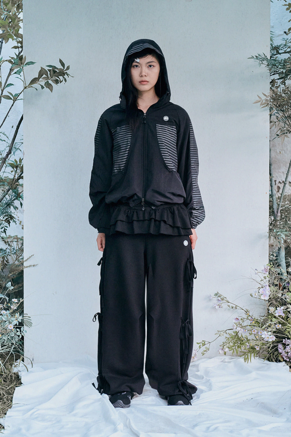 【hug your skin】 Frill skirt jogger pants /追跡付 MUSINSA公式 | HUG YOUR SKIN Frill Skirt Jogger Pants (Black)
