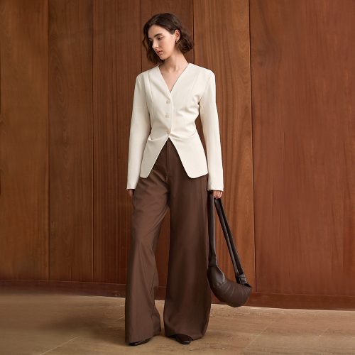 YY_V-neck commuter slim jacket_IVORY