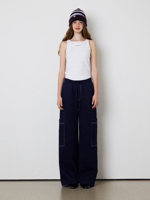 CURVE CUTTING SLEEVELESS TOP - WHITE