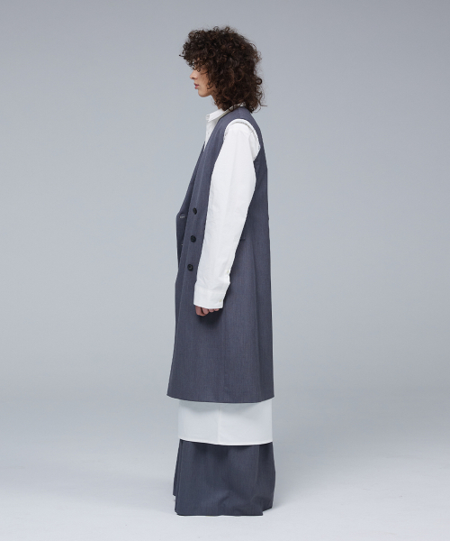Signature sleeveless long vest