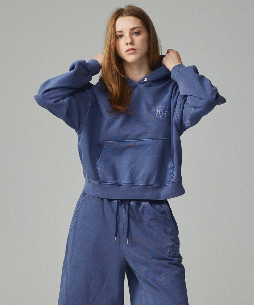 Укороченное пигментное худи с вышивкой Authentic Navy