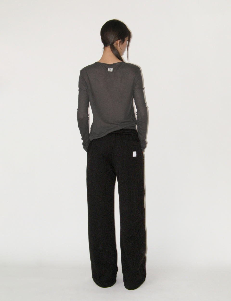 【SUNBURN PROJECT】Rivet Wide Sweatpants★韓国人気★追跡付 MUSINSA | SUNBURN PROJECT Rivet Wide Sweatpants, BLACK
