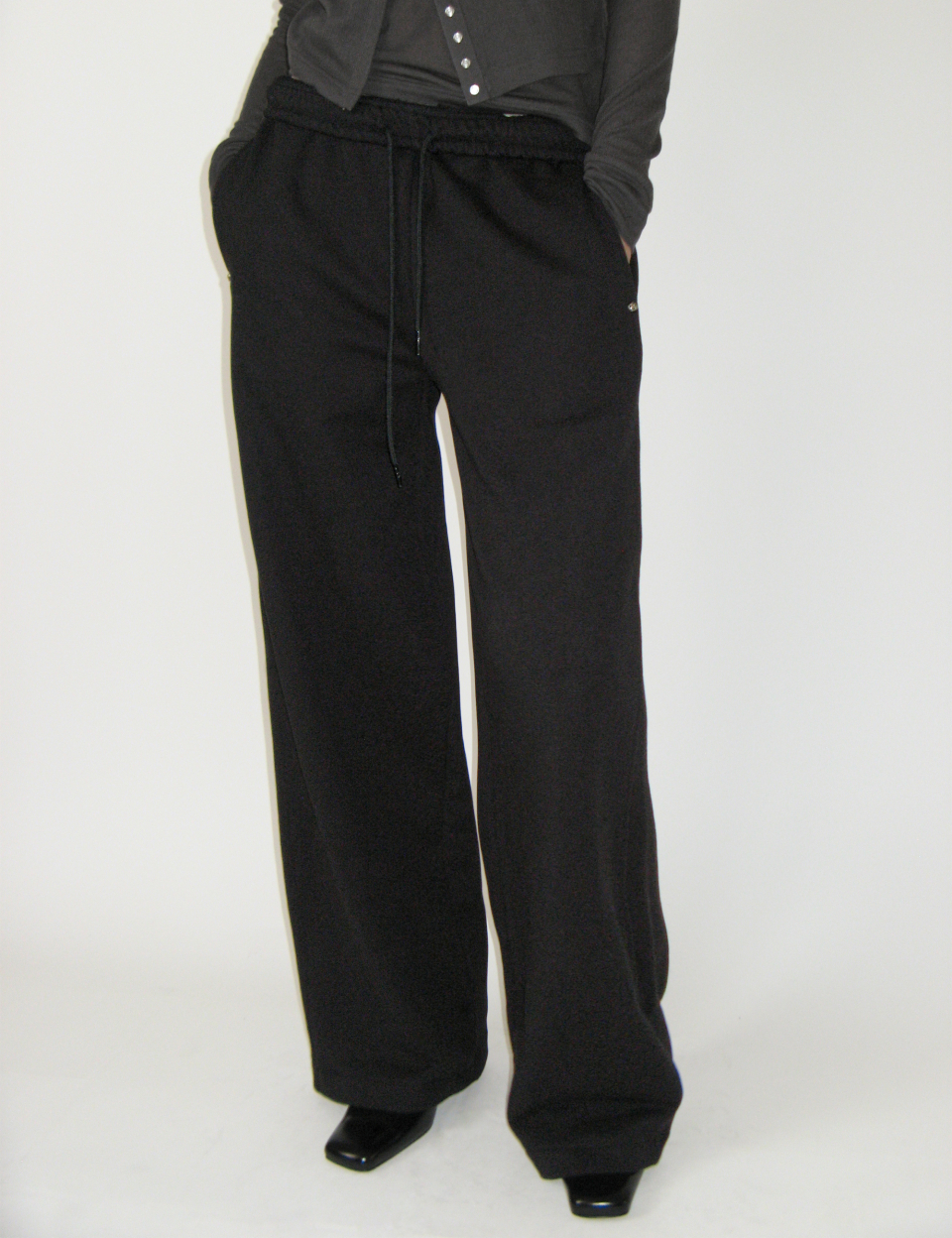 MUSINSA | SUNBURN PROJECT Rivet Wide Sweatpants, BLACK