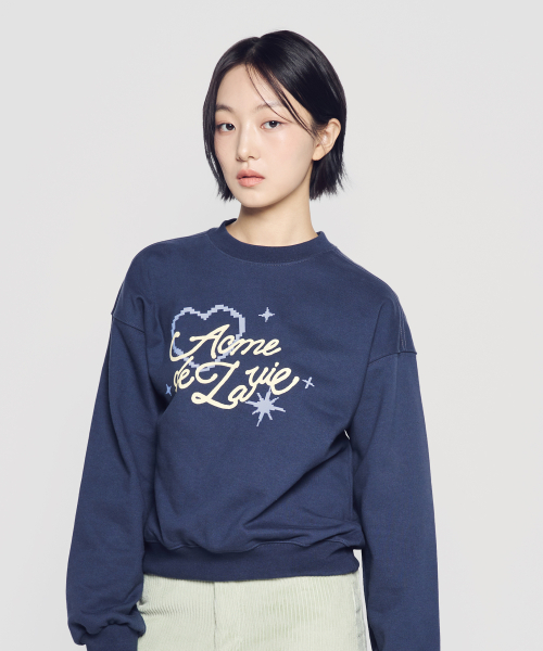 WOMAN SCRIPT HEART LETTERING SWEATSHIRTS (3 COLOR)