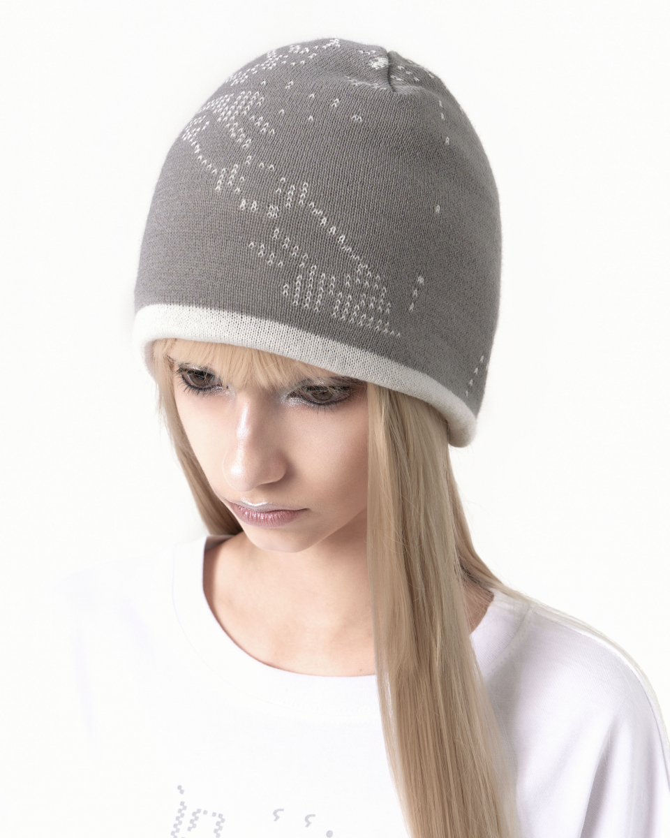 오호스(OJOS) Scattered Graphic Reversible Beanie / Off White