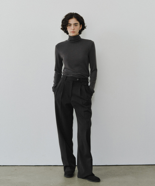 Classic two-tuck slacks