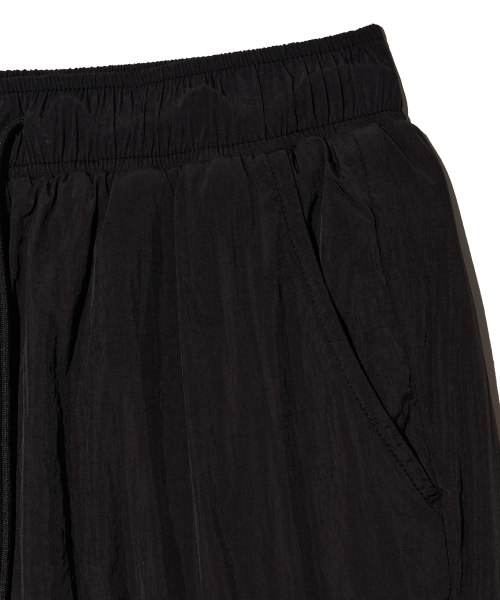 W TAG CARGO PANTS - BLACK