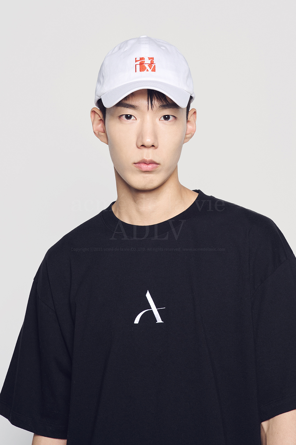 MUSINSA公式 | acmé de la vie ONE POINT LOGO SHORT SLEEVE T-SHIRT
