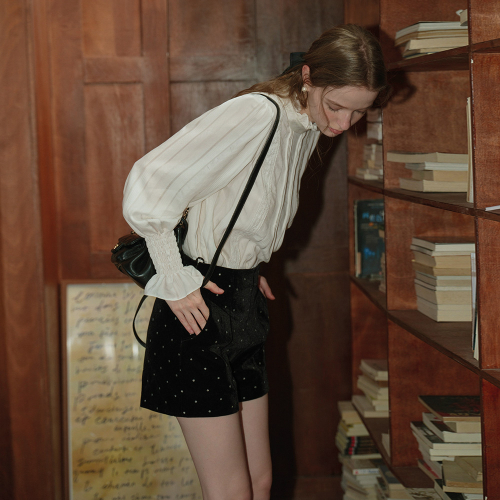 Cest_Polka dot velvet short pants