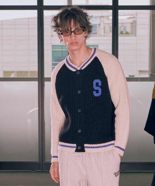 W VARSITY KNIT CARDIGAN BLAK