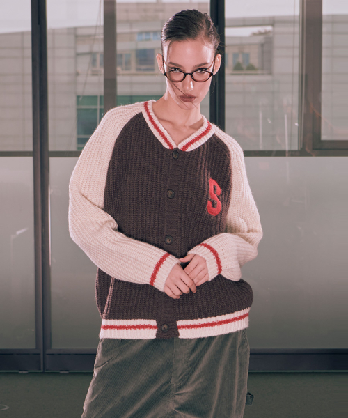 W VARSITY KNIT CARDIGAN BRON