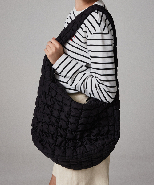 Cloud Quilting Over Size Shoulder Bag чёрный