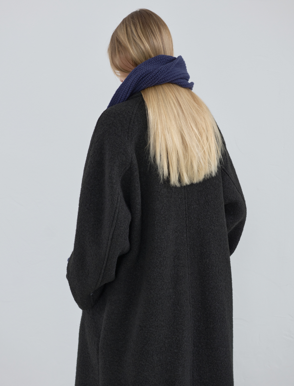 MUSINSA | ENZO BLUES Ruffle Muffler (Navy)